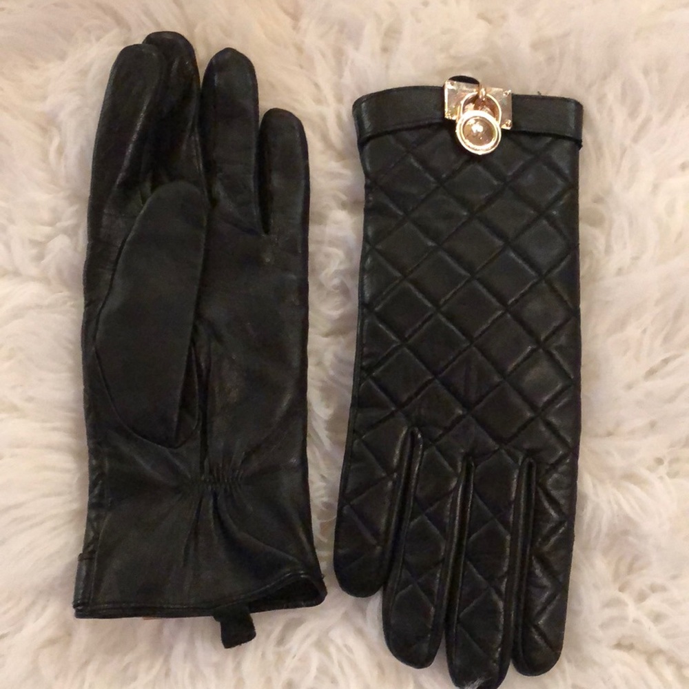 Michael Kors Genuine leather quilted gloves. - Picture 3 of 6